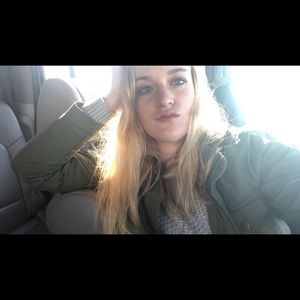 Meet your Posher, Makayla